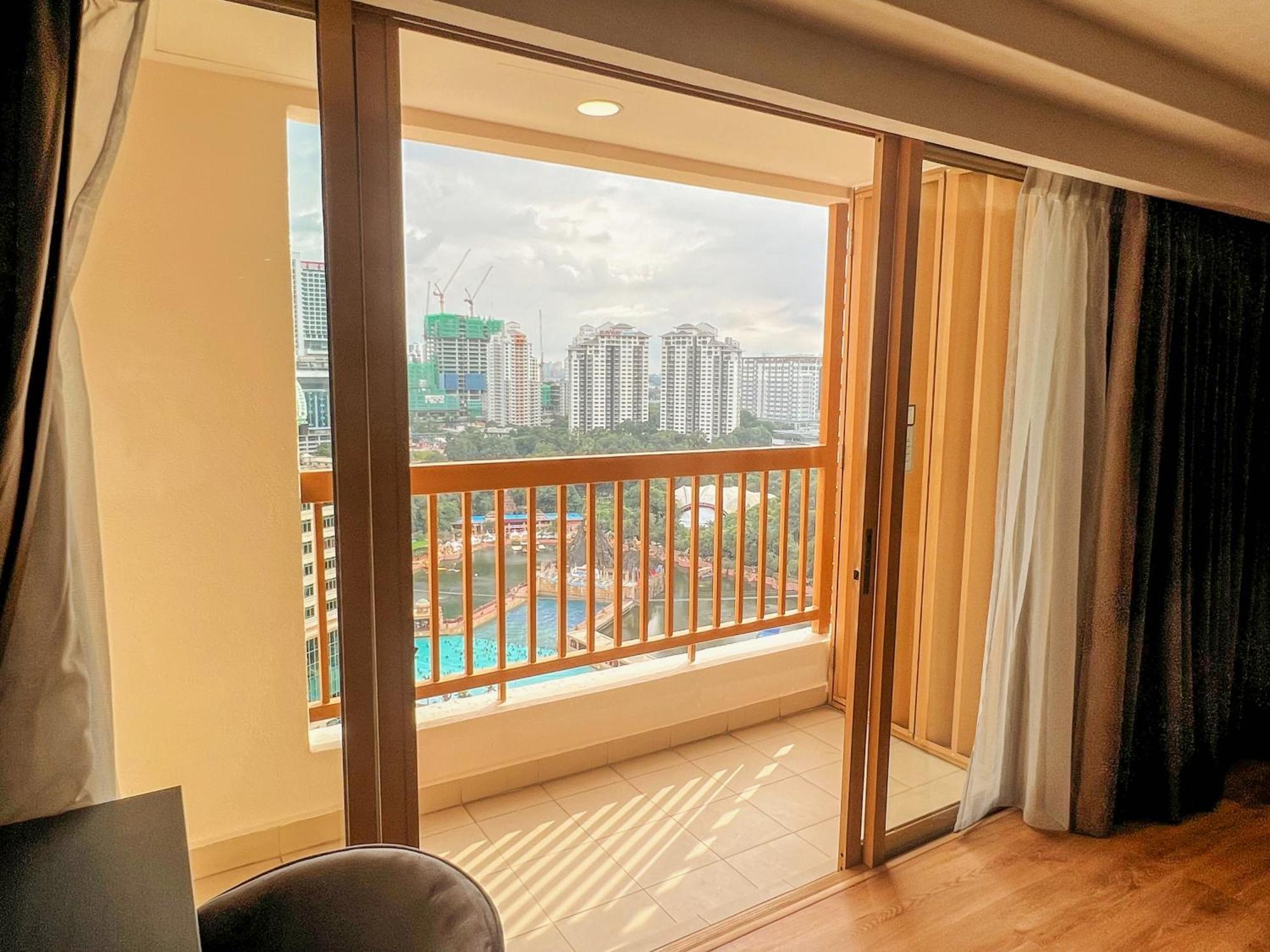 Resort Suites At Bandar Sunway Субанг Джая Екстериор снимка
