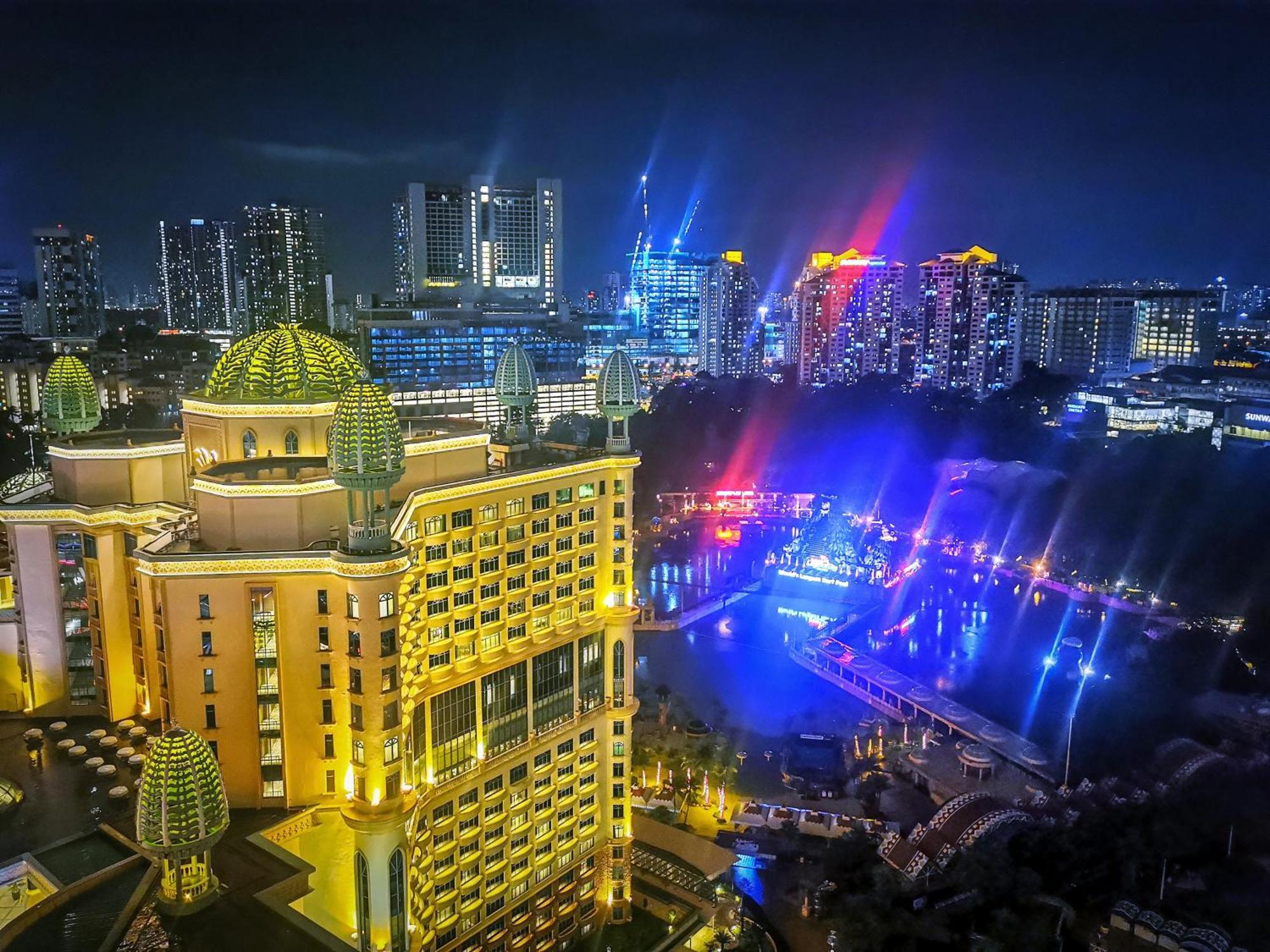 Resort Suites At Bandar Sunway Субанг Джая Екстериор снимка